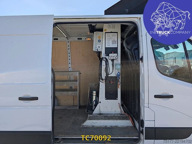 Hefplatform Renault Master 145.35 nacelle klubb