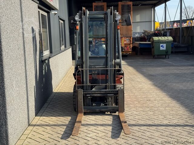 Nissan FD01A15 duplo330 déplacement latéral / 4ème fonction DIESEL CABINE INTÉGRALE. FAIBLE NOMBRE D NISSAN FD01A15 duplo330 sideshift / 4e Functie DIESEL FULL CAB. LOW HOURS