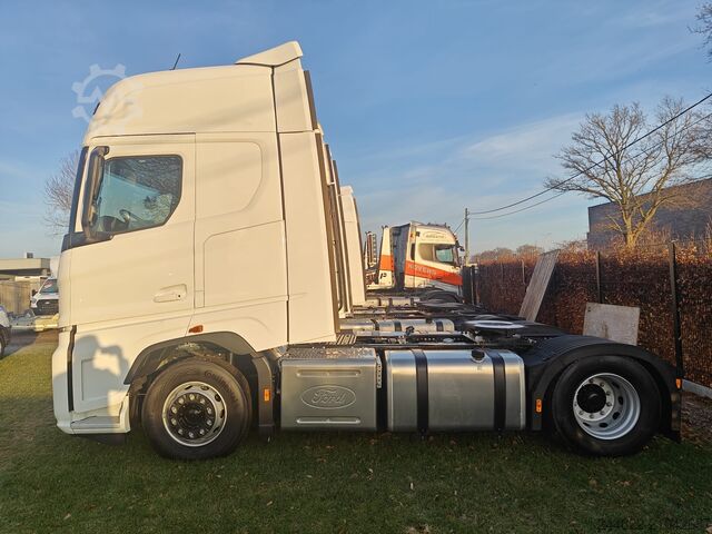 Tracteur routier standard Ford Truck F-Max L met ADR