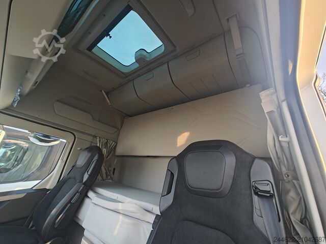 Tracteur routier standard Ford Truck F-Max L met ADR