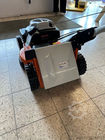 Cortacésped de gasolina con tracción a las ruedas Stihl RM 655 VS