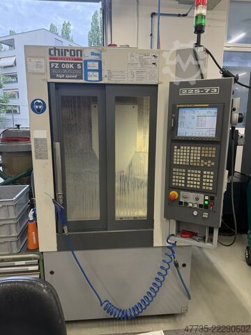 CNC verticaal bewerkingscentrum CHIRON FZ08KS MAG