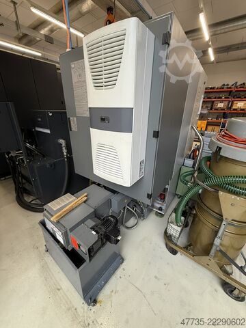 CNC verticaal bewerkingscentrum CHIRON FZ08KS MAG