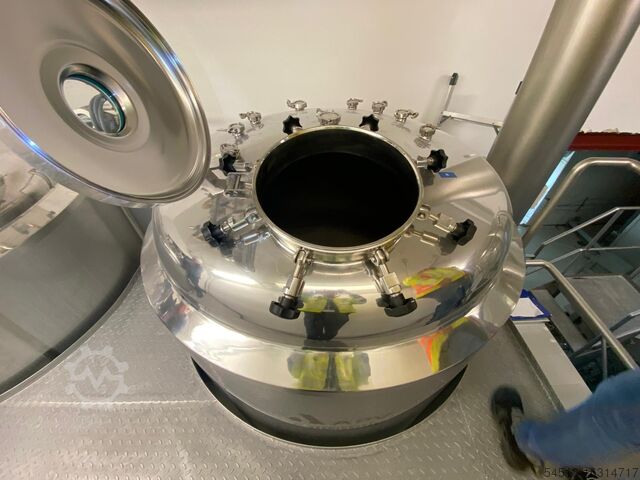 4x 4,000 literes gyógyszeripari tartályok, izolált hőmérséklet. APV