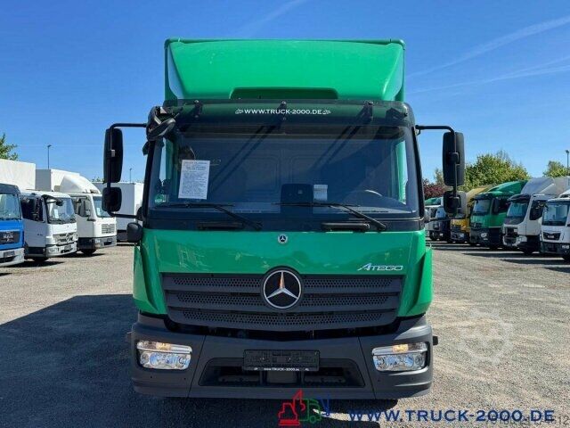 Vrachtwagen met bakwagen Mercedes-Benz Atego 1224 Koffer 6.60m Seitentür LBW 2.000 Kg.