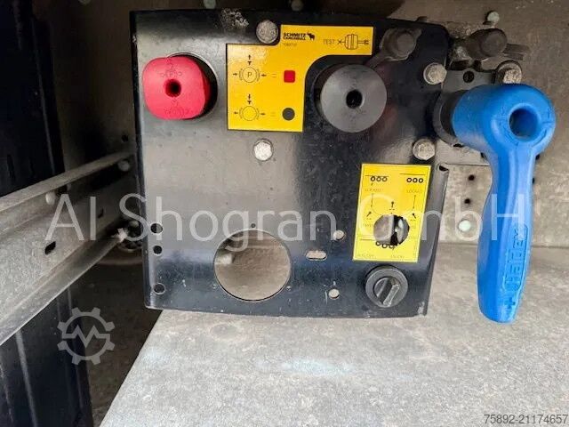 Lona Schmitz Cargobull SCS 24 / EDSCHA / Liftachse