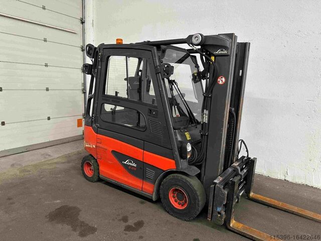 Stivuitor electric cu 4 roți Linde E 25-01 - TRIPLEX 4,5 m