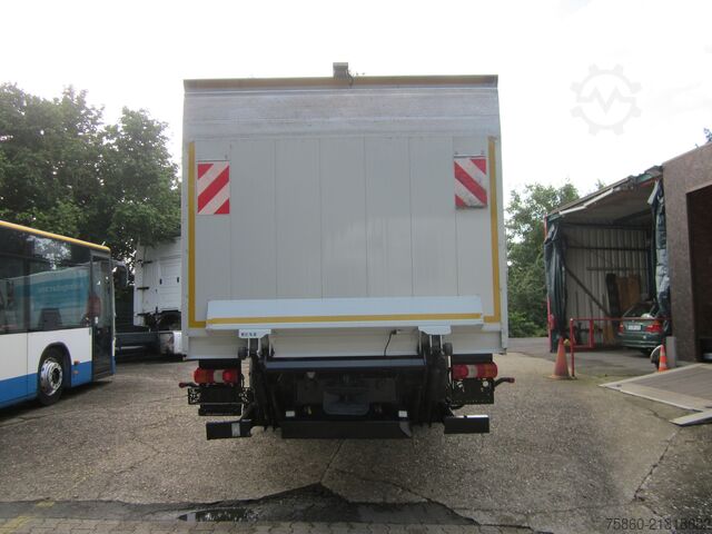 Vrachtwagen met bakwagen Mercedes-Benz 1230 Atego Koffer 8,14 m lang LBW Autom.