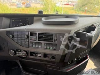 Camion de materiale periculoase VOLVO FH500 Globetrotter XL 2 Tanks ADR EX II/III FL