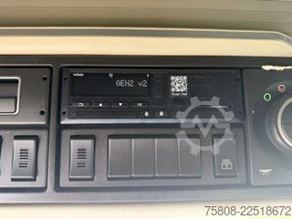 Camion de materiale periculoase VOLVO FH500 Globetrotter XL 2 Tanks ADR EX II/III FL