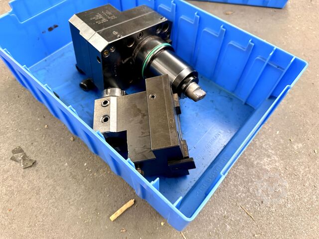 Driven tool holder nan nan