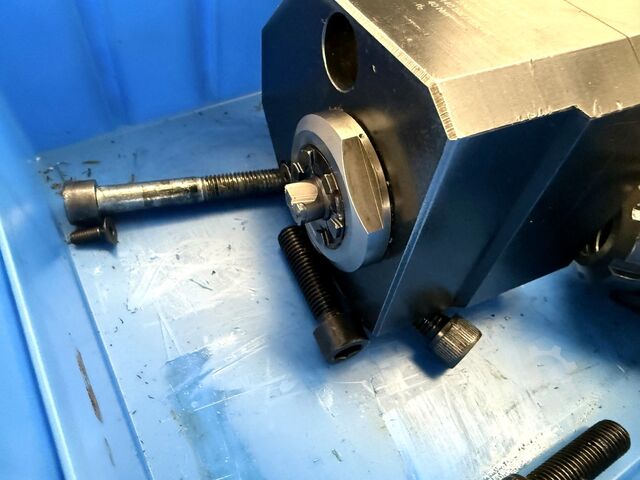 Driven tool holder nan nan