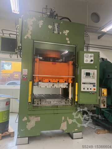 Hydraulisk presse Hans Schoen NHN 250 75 (250 Ton)
