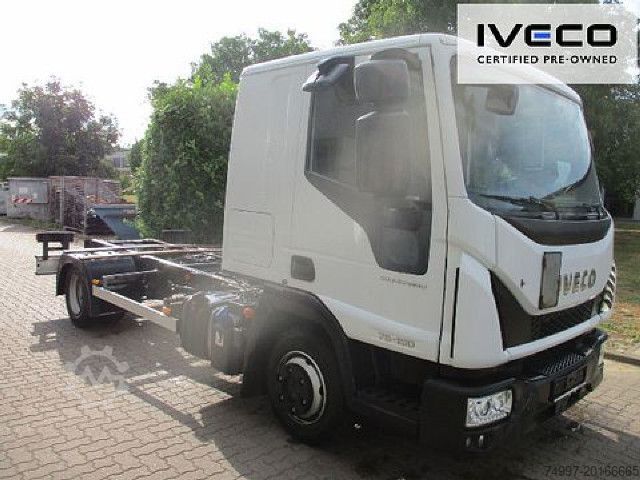 Bestelwagenchassis IVECO ML75E19/P / L-Haus / Automatik / Standklima