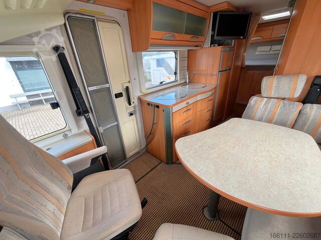 Integriertes Wohnmobil HYMER/ERIBA B 614 - Festbett- Klima -  - Solar -