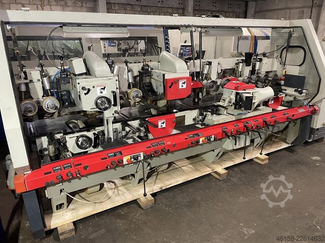 Profileermachine WEINIG HYDROMAT  (8 spindle)
