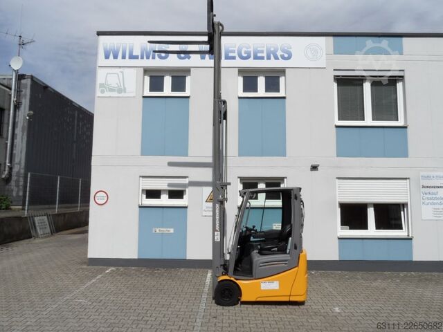 Elektrische vorkheftruck 3 wielen Jungheinrich EFG 215 - Triplex - Doppelpedal - wenig Stunden