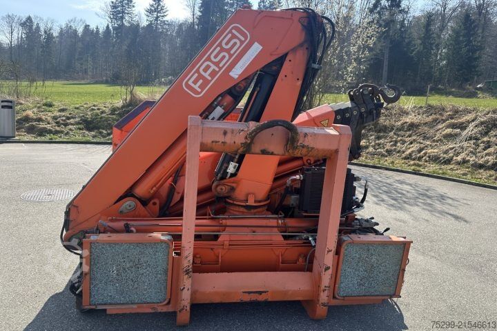 Lastbilmonteret kran  Kranpalette F210A.24 / Swiss-Vehicle