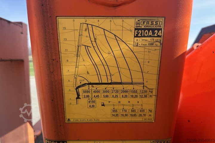 Lastbilmonteret kran  Kranpalette F210A.24 / Swiss-Vehicle