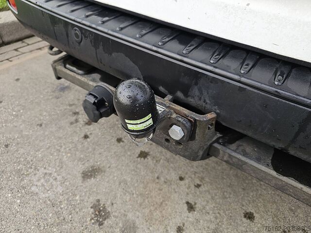 Bestelauto FORD TRANSIT CUSTOM 2.0 L2H1 Dub.- Cab. Navi