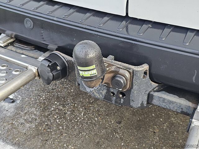 Bestelauto FORD TRANSIT CUSTOM 2.0 L2H1 Euro6 Airco NAP