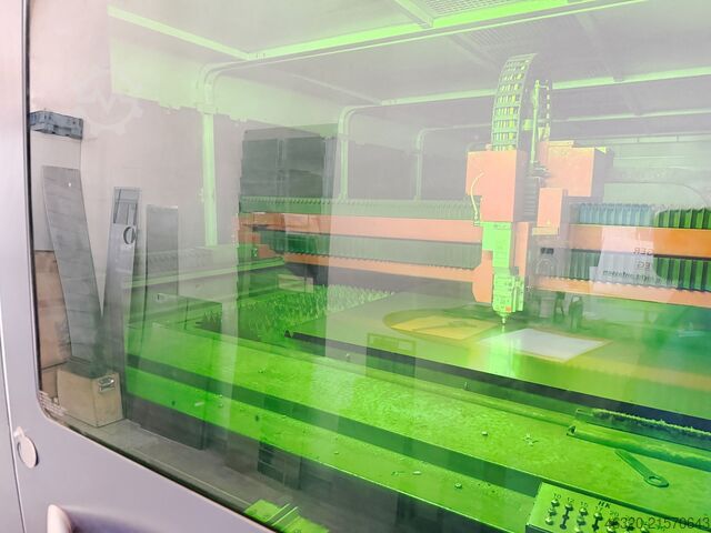 6 kW-os szálas lézer, új rezonátorral, kevesebb mint 600 üzemórával BYSTRONIC BySprint Fiber 4020