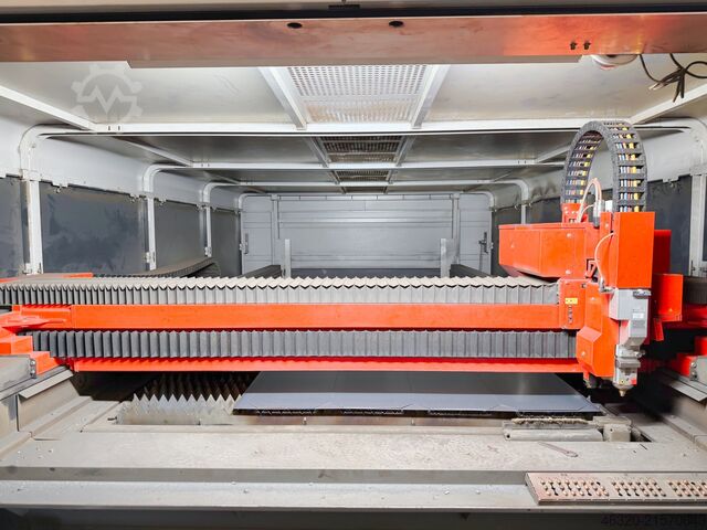 6 kW-os szálas lézer, új rezonátorral, kevesebb mint 600 üzemórával BYSTRONIC BySprint Fiber 4020