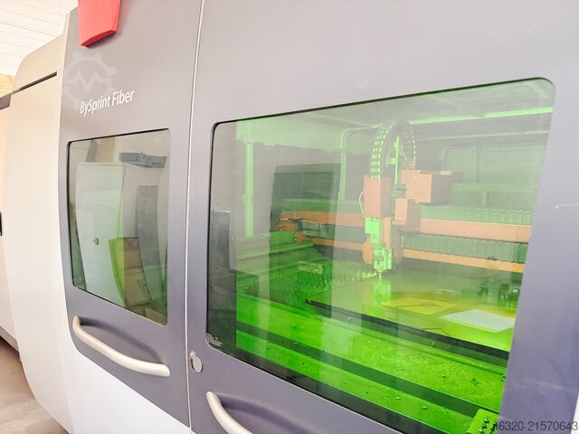 6 kW-os szálas lézer, új rezonátorral, kevesebb mint 600 üzemórával BYSTRONIC BySprint Fiber 4020
