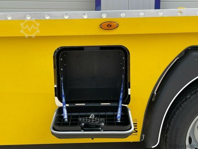 Furgon samochodowy do przewozu aut VOLKSWAGEN Crafter Autotransporter ca.540 x 210cm