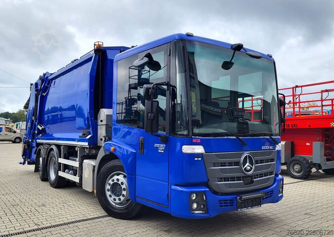 śmieciarka Mercedes-Benz ECONIC 2630