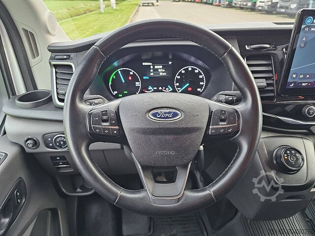 Kombi med högt tak FORD E-TRANSIT L4H3 Maxi 68kWh AC!