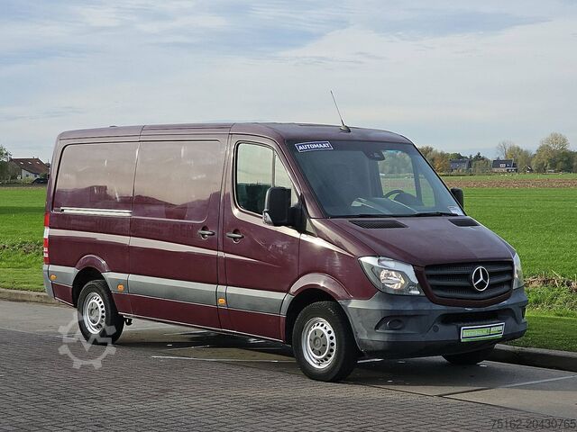 Bestelauto MERCEDES-BENZ 211