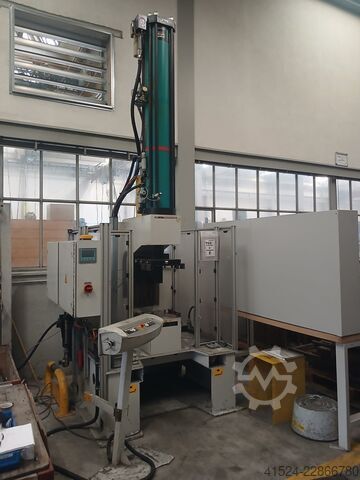 Pneumohydraulische pers TOX EMB 075.001.A.001
