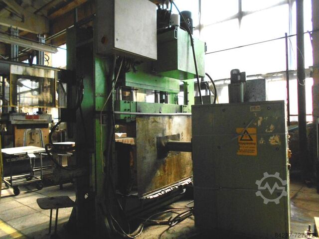 Hydraulische pers voor gebogen gelijmde onderdelen TUMA INDUSTRI AB FP120