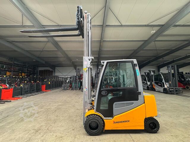 Service + UVV 07/27 Elektrisk 2.910 t Jungheinrich EFG S30