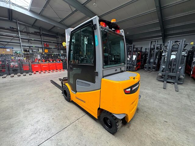 Service + UVV 07/27 Elektrisk 2.910 t Jungheinrich EFG S30