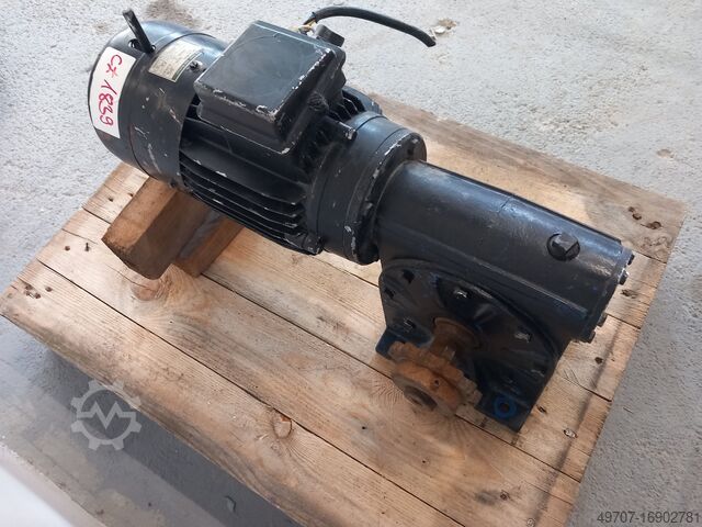 Moteur électrique avec transmission Sigl D90 L4 RMI85 1,5kw 18rpm
