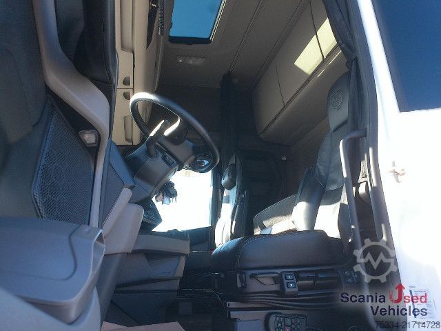 Standard nyergesvontató Scania S 560 A4x2NB S-Model, Vollluftfederung, TOP Aussta