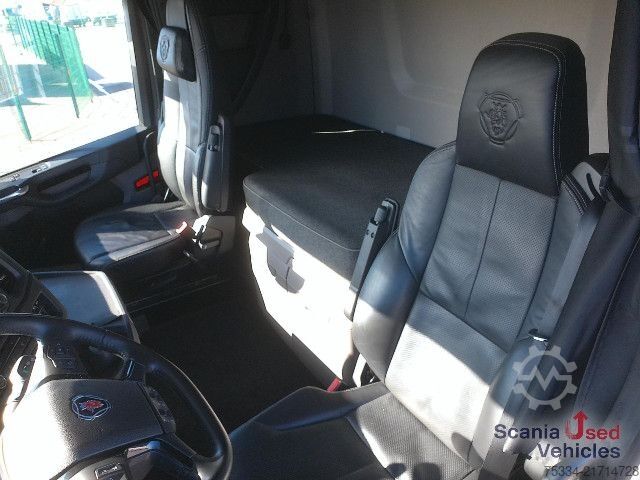 Standard nyergesvontató Scania S 560 A4x2NB S-Model, Vollluftfederung, TOP Aussta