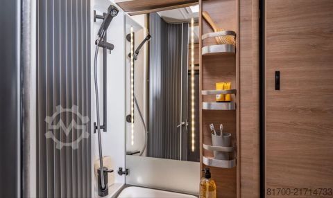 Félintegrált lakóautó Knaus L!VE WAVE 650 MEG Black Selection *TraumMobil*Automatik*Schwarz*