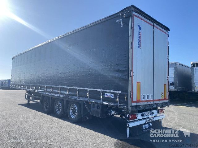 Nyitott ponyvás félpótkocsi Schmitz Cargobull Semitrailer Curtainsider Coil