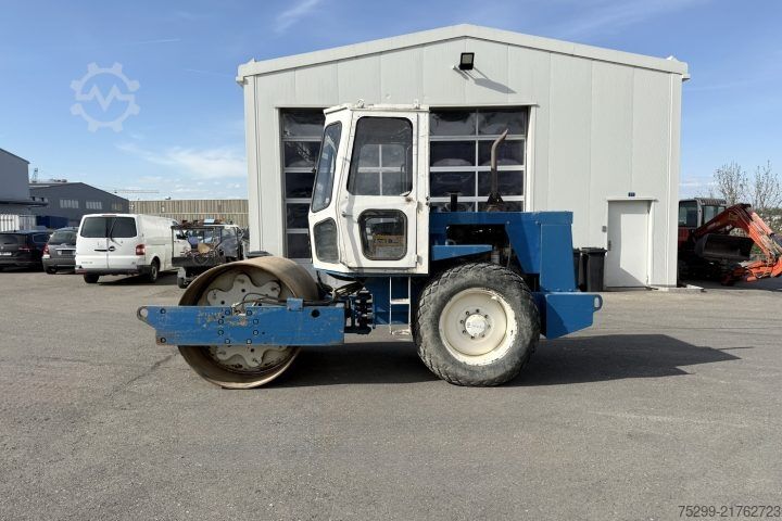 Egyéb  2000 W 602 BD Strassenwalze / Swiss-Vehicle