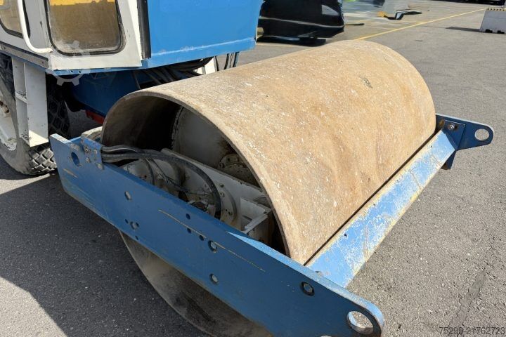 Egyéb  2000 W 602 BD Strassenwalze / Swiss-Vehicle