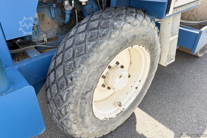 Egyéb  2000 W 602 BD Strassenwalze / Swiss-Vehicle