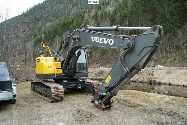 Volvo ECR235DL Excavator w/ bucket and rotor tilt.