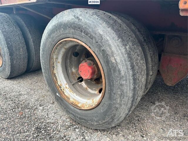 Niska ładowacz NC 3-axle machine trailer