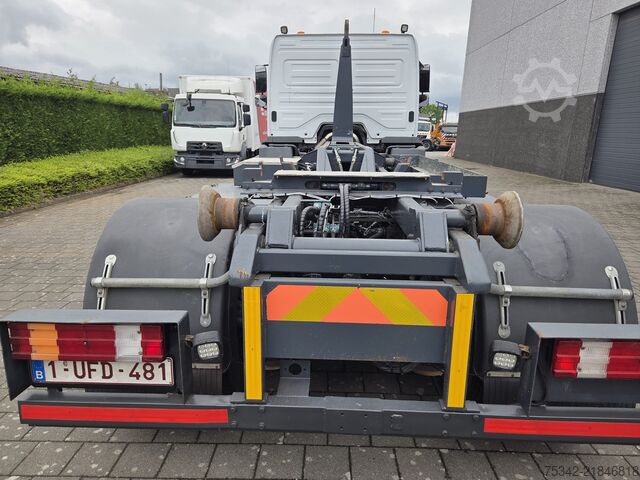 Systém ramene s hákem Mercedes-Benz Axor 1833