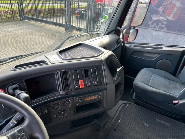 Farliga ämnen Volvo FH 13.420 GLOBETROTTER, ADR, Euro5, VEB, B Truck