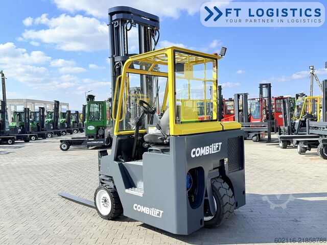 Stivuitor cu patru direcții Combilift CB4500 GAS TRIPLEX 6400 FORK POSITIONER