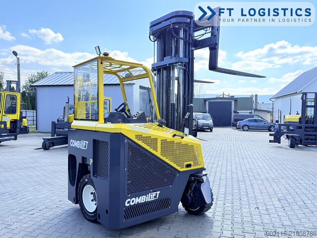 Stivuitor cu patru direcții Combilift CB4500 GAS TRIPLEX 6400 FORK POSITIONER